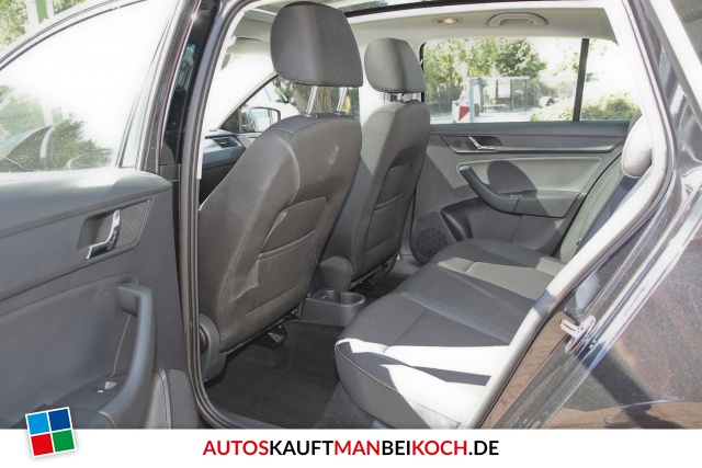 Rapid 1.2 TSI Spaceback Pano Navi SHZ PDC Ambition / Foto 5
