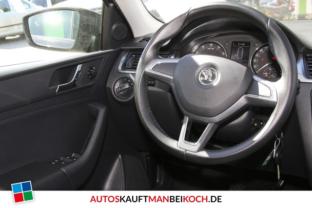 Rapid 1.2 TSI Spaceback Pano Navi SHZ PDC Ambition / Foto 7