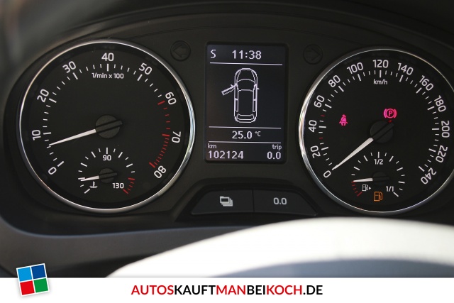 Rapid 1.2 TSI Spaceback Pano Navi SHZ PDC Ambition / Foto 8