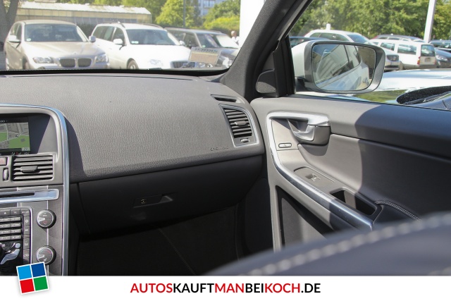XC60 D4 2WD R-Design Aut. Navi Xenon PDC SHZ AQS / Foto 8