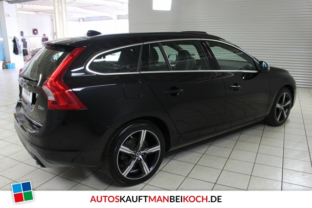 V60 D6 AWD Plug in Hybrid R-Design Blis GSHD PDC N / Foto 2