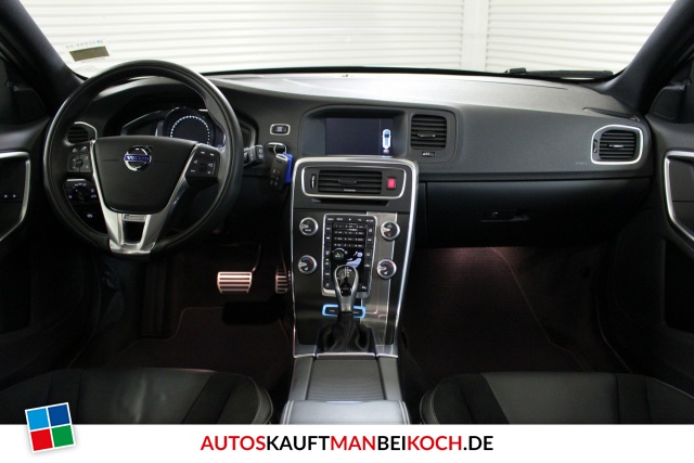 V60 D6 AWD Plug in Hybrid R-Design Blis GSHD PDC N / Foto 6