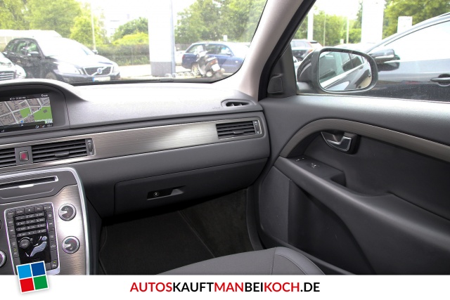 V70 D3 DPF Automat Navi Schiebedach Sitzhz Einpark / Foto 8