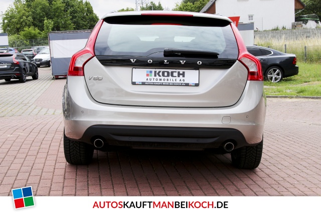 V60 D5 Summum Automatik Xenon Navi SD Leder / Foto 4