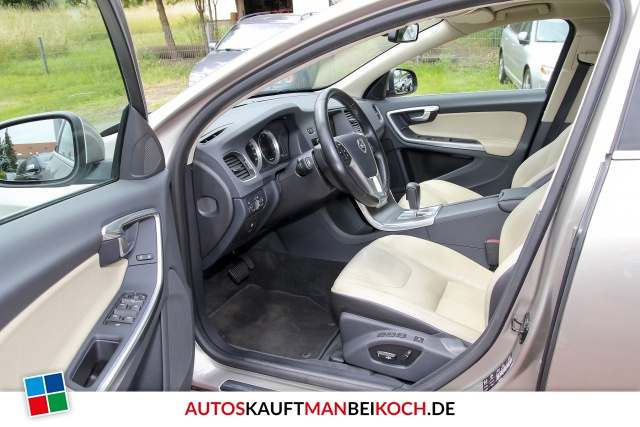 V60 D5 Summum Automatik Xenon Navi SD Leder / Foto 5