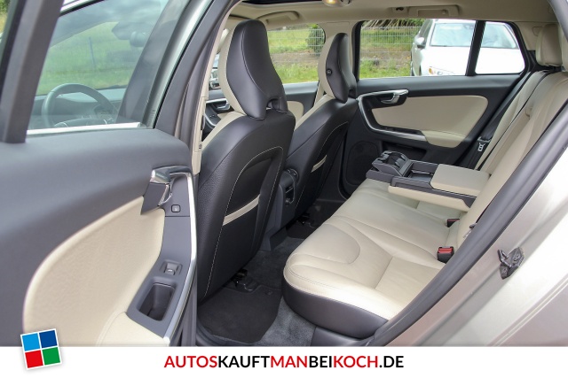 V60 D5 Summum Automatik Xenon Navi SD Leder / Foto 6