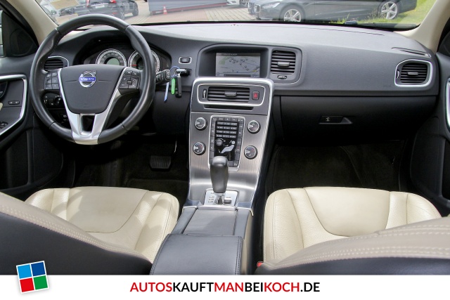 V60 D5 Summum Automatik Xenon Navi SD Leder / Foto 7