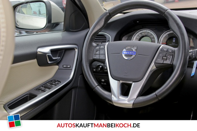V60 D5 Summum Automatik Xenon Navi SD Leder / Foto 8