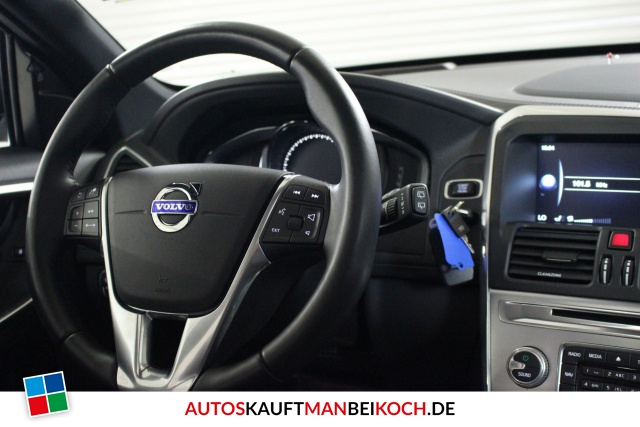 XC60 D4 AWD Aut Summum FahrerAss GSHD PDC NAVI / Foto 7
