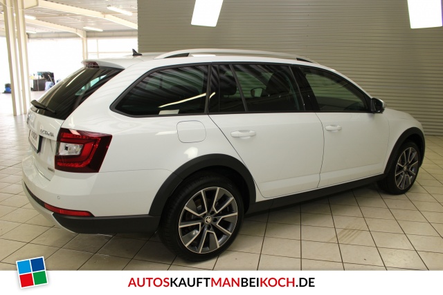 Octavia Combi III Scout 1,8 TSI DSG Navi LED SHZ / Foto 2