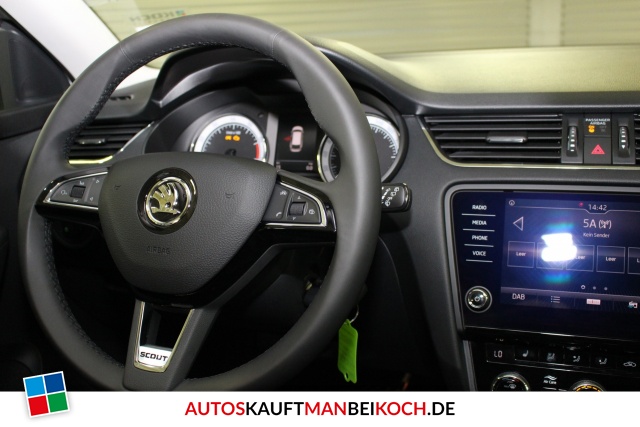 Octavia Combi III Scout 1,8 TSI DSG Navi LED SHZ / Foto 6