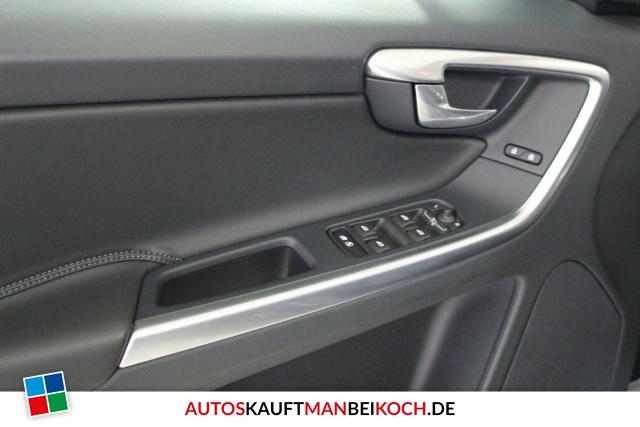 XC60 D4 Momentum FamilienPaket Navi Bi-Xenon / Foto 9