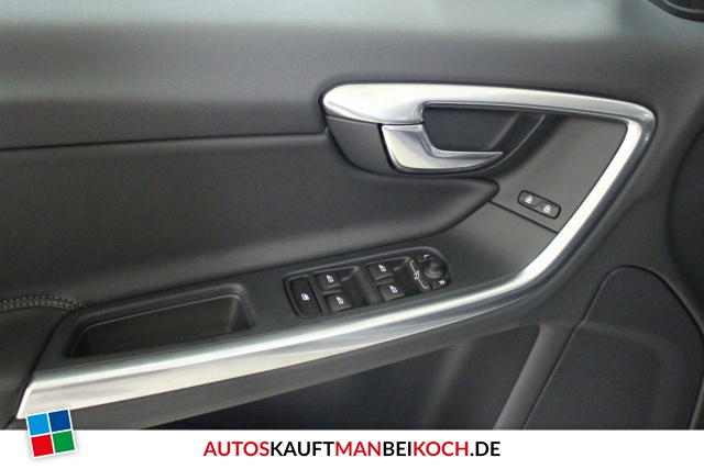 V60 CC D3 Automatik Kamera PDC Xenon Navi / Foto 8