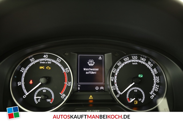 Rapid Spaceback 1.4 TSI DSG Clever Navi Xenon / Foto 4