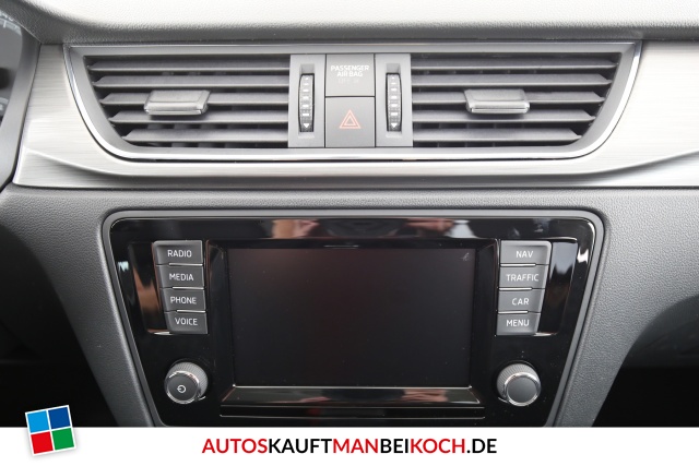 Rapid Spaceback 1.4 TSI DSG Clever Navi Xenon / Foto 9