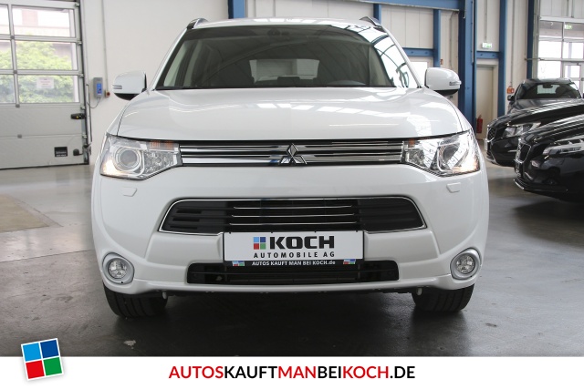 Outlander 2.0 4WD Plug-In Hybrid Xenon Kamera Top / Foto 2