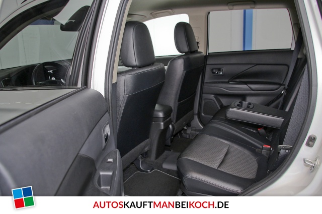 Outlander 2.0 4WD Plug-In Hybrid Xenon Kamera Top / Foto 7