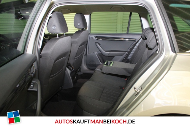 Octavia Combi III 1.4 TSI DSG Style LED Navi SHZ / Foto 4