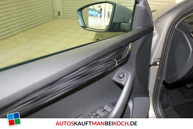 Octavia Combi III 1.4 TSI DSG Style LED Navi SHZ / Foto 8