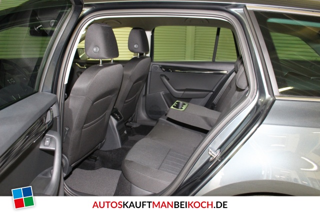 Octavia Combi III 1.4 TSI DSG Style LED Navi SHZ / Foto 4