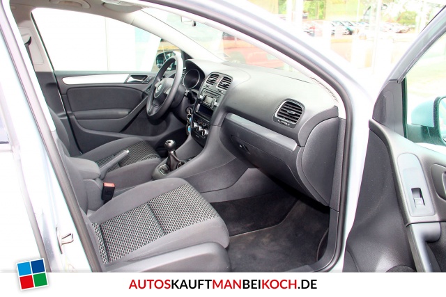 Golf 1.2 TSI Klima, AHK abnehmb., Allwetterreifen / Foto 6