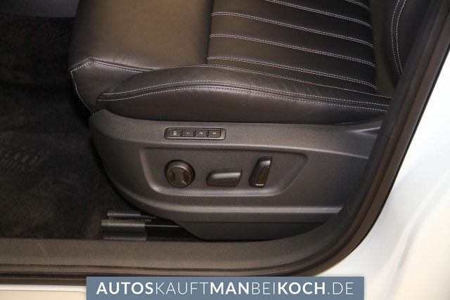 Karoq 2.0 TDI SCR 4x4 Style Assistenzp, FSE Leder / Foto 4