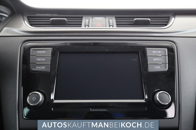 Rapid Spaceback 1.0 TSI Clever Xenon PDC vo+hi / Foto 9