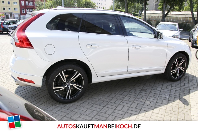 XC60 D5 AWD Aut. R-Design Navi FahrerAss Panorama / Foto 3
