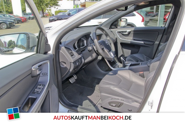 XC60 D5 AWD Aut. R-Design Navi FahrerAss Panorama / Foto 6