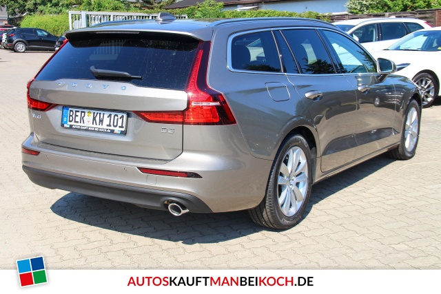 V60 D3 Momentum Geartronic / Foto 3