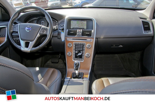 XC60 D5 AWD Summum Kamera Navi PDC / Foto 7