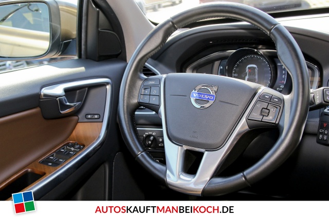 XC60 D5 AWD Summum Kamera Navi PDC / Foto 8