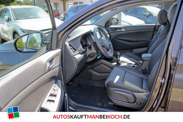Tucson 1.6 Trend 2WD Navi Leder Panod. / Foto 5