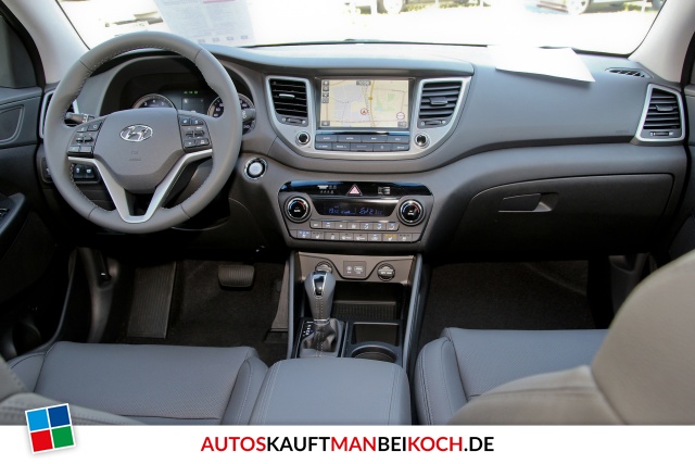 Tucson 1.6 Premium 4WD Autom. Leder Navi Panod. / Foto 8