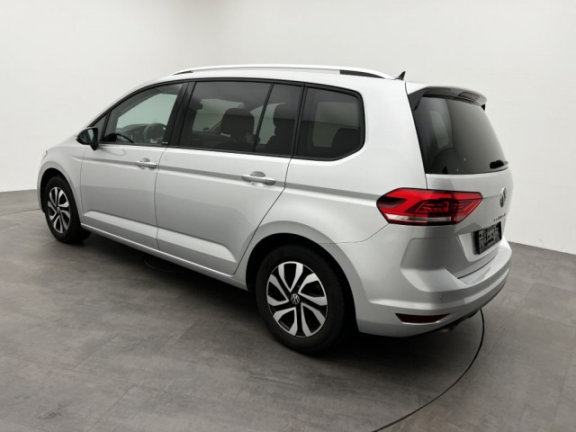 VW Touran 2.0 TDI CL 7-Sitzer NAV+LED+AHK+PANO+ACC - Details