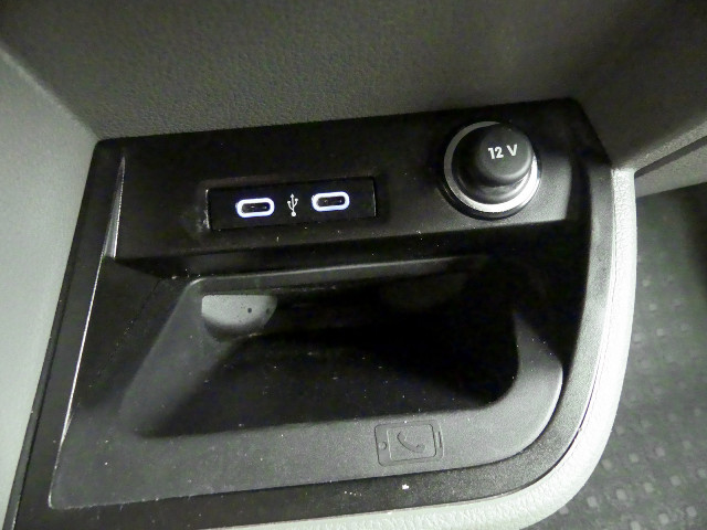 Volkswagen T6.1 Transporter Kasten 2.0 TDI 1.Hand/Klima